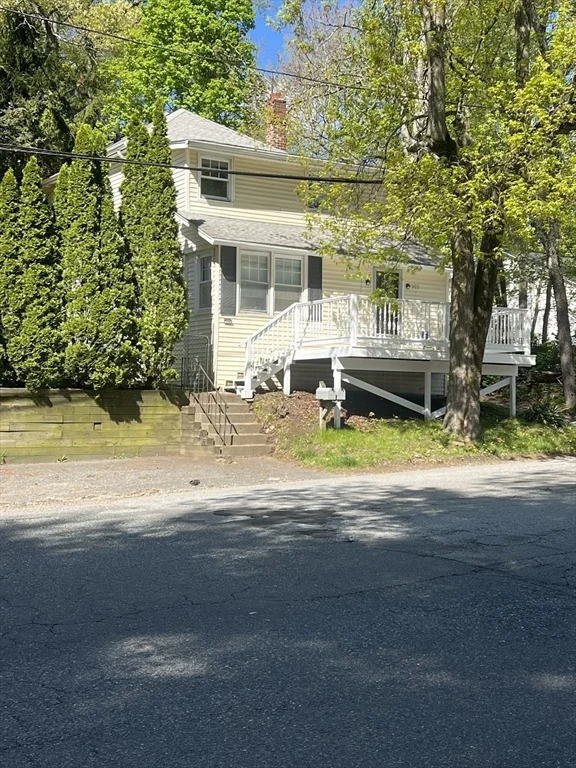 303 Lake Ave N, Worcester