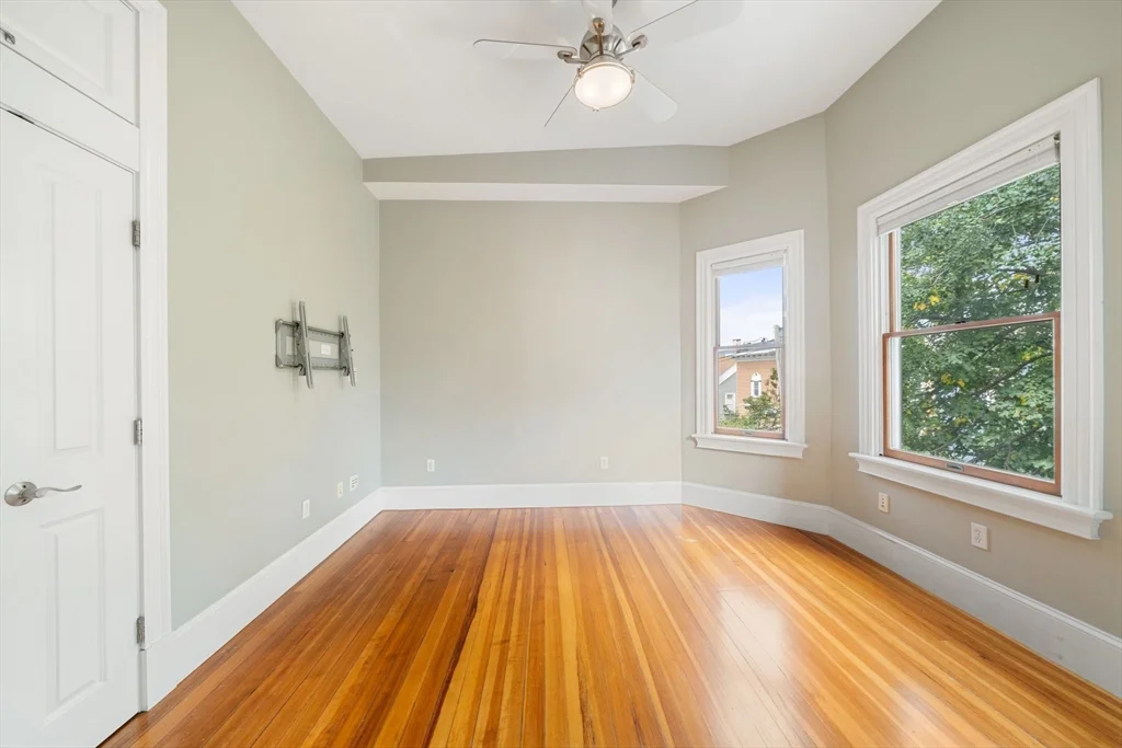 118 Perkins St, East Somerville