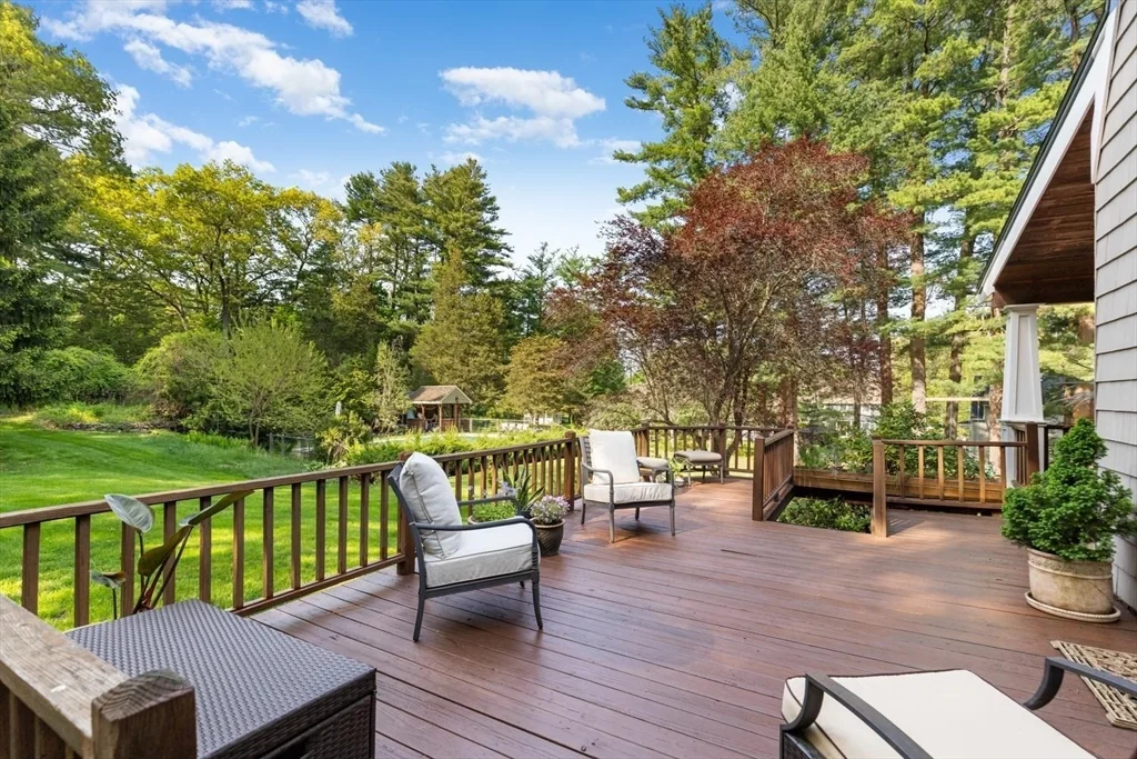 368 Main St, Lynnfield