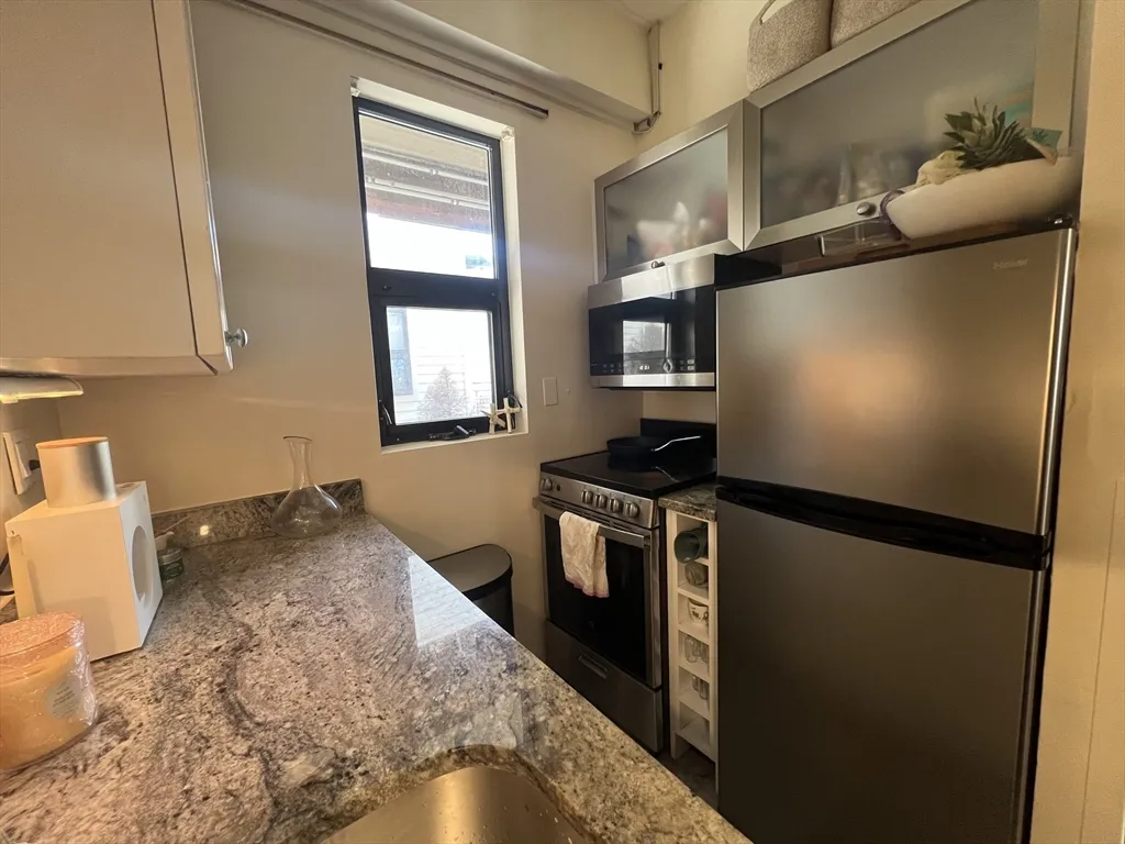 12 Stoneholm St, Fenway