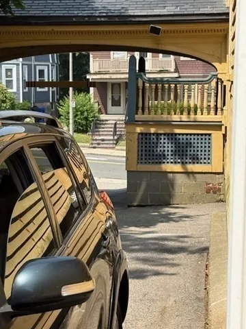 664 Washington St, Oak Square