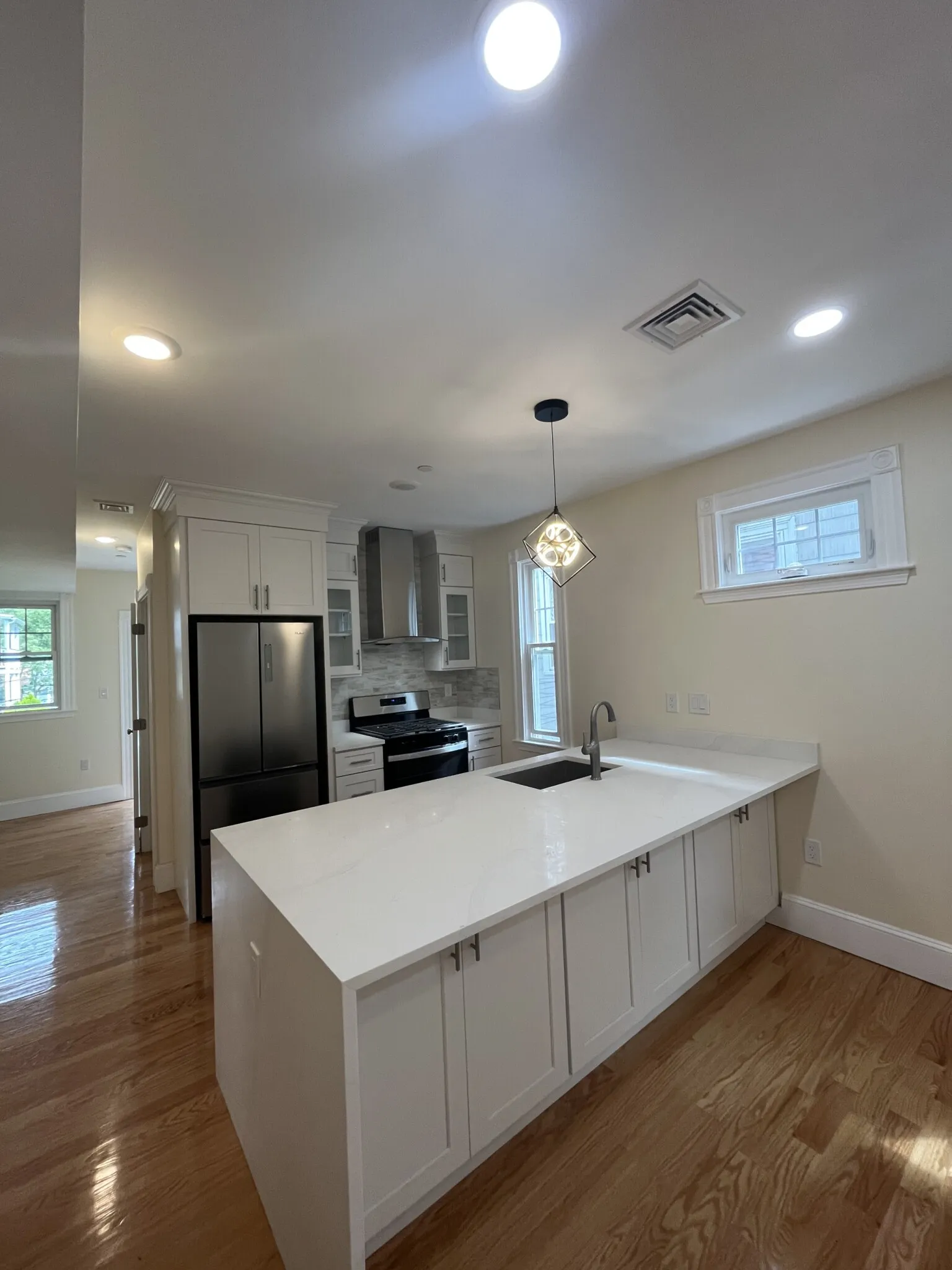 32 Putnam Ave, Riverside