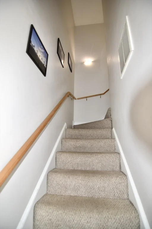 5 Sea View Ter, Dorchester