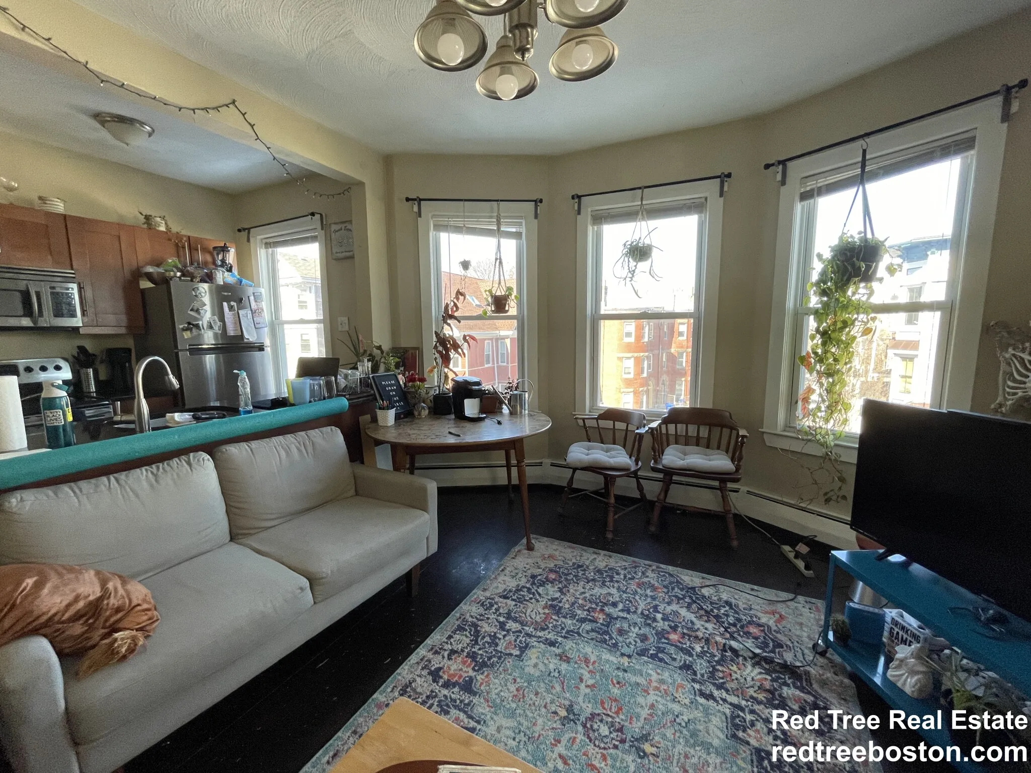 72 Hillside St, Mission Hill