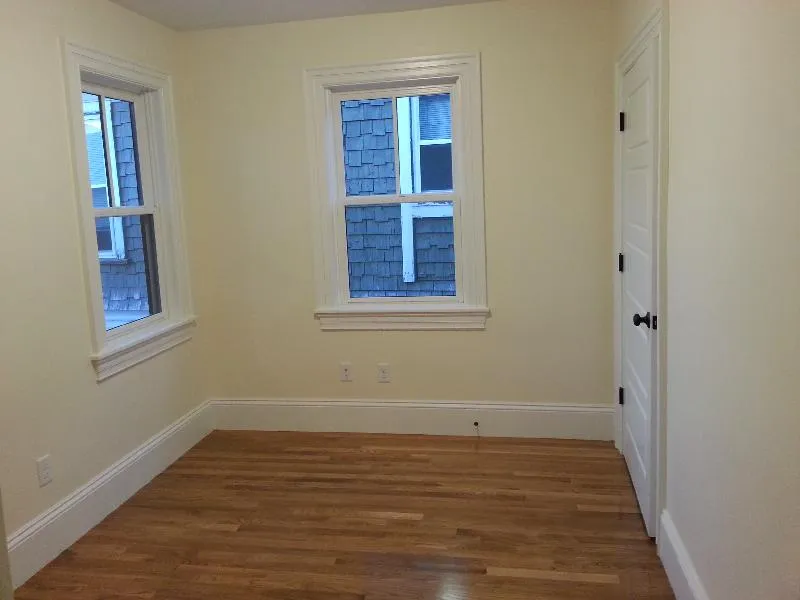 84 Linden St, Allston