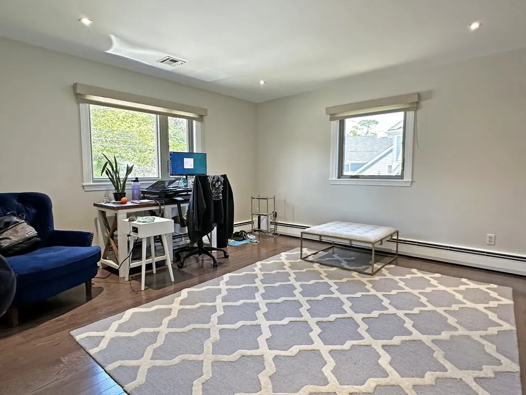 6 Brownson Ter, Jamaica Plain