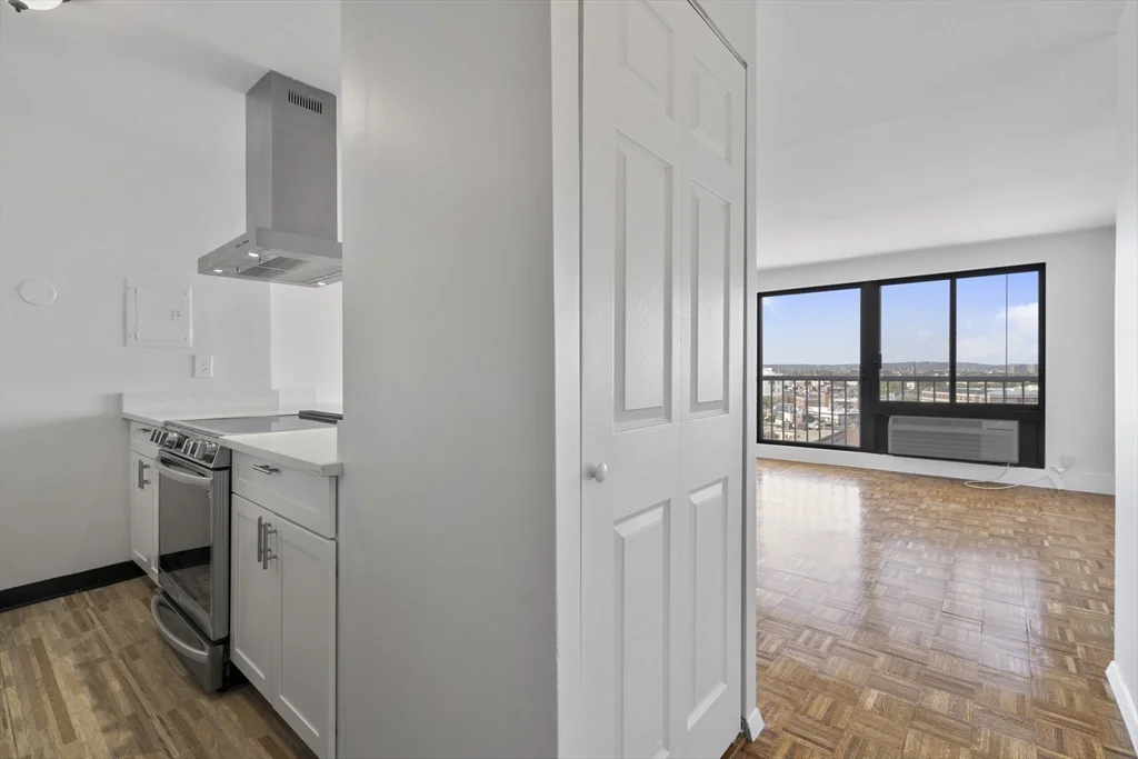 1105 Massachusetts Ave, Harvard Square