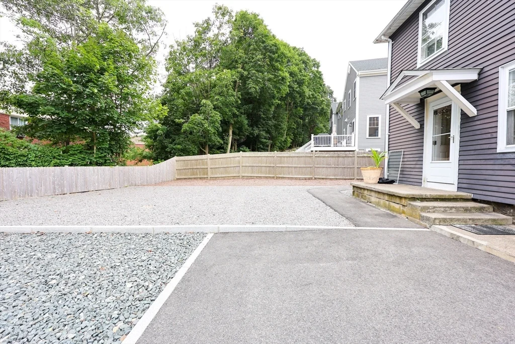 148 Neponset, Canton