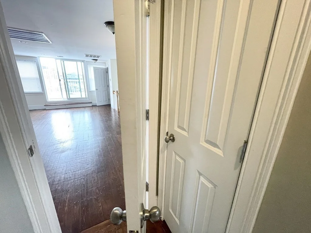 178 Hillside St, Mission Hill