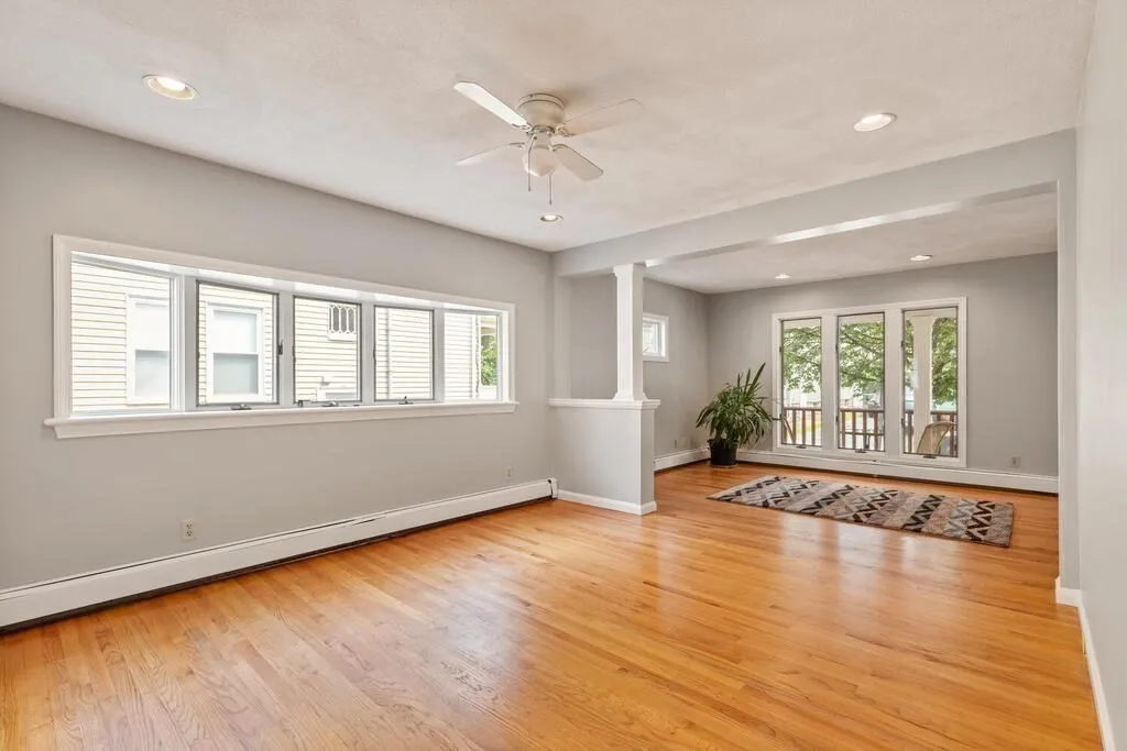 43 Sunset Rd, West Somerville