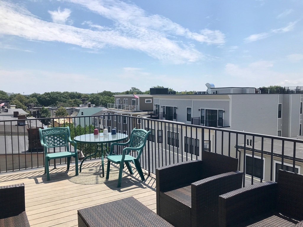 360-362 Dorchester St, South Boston