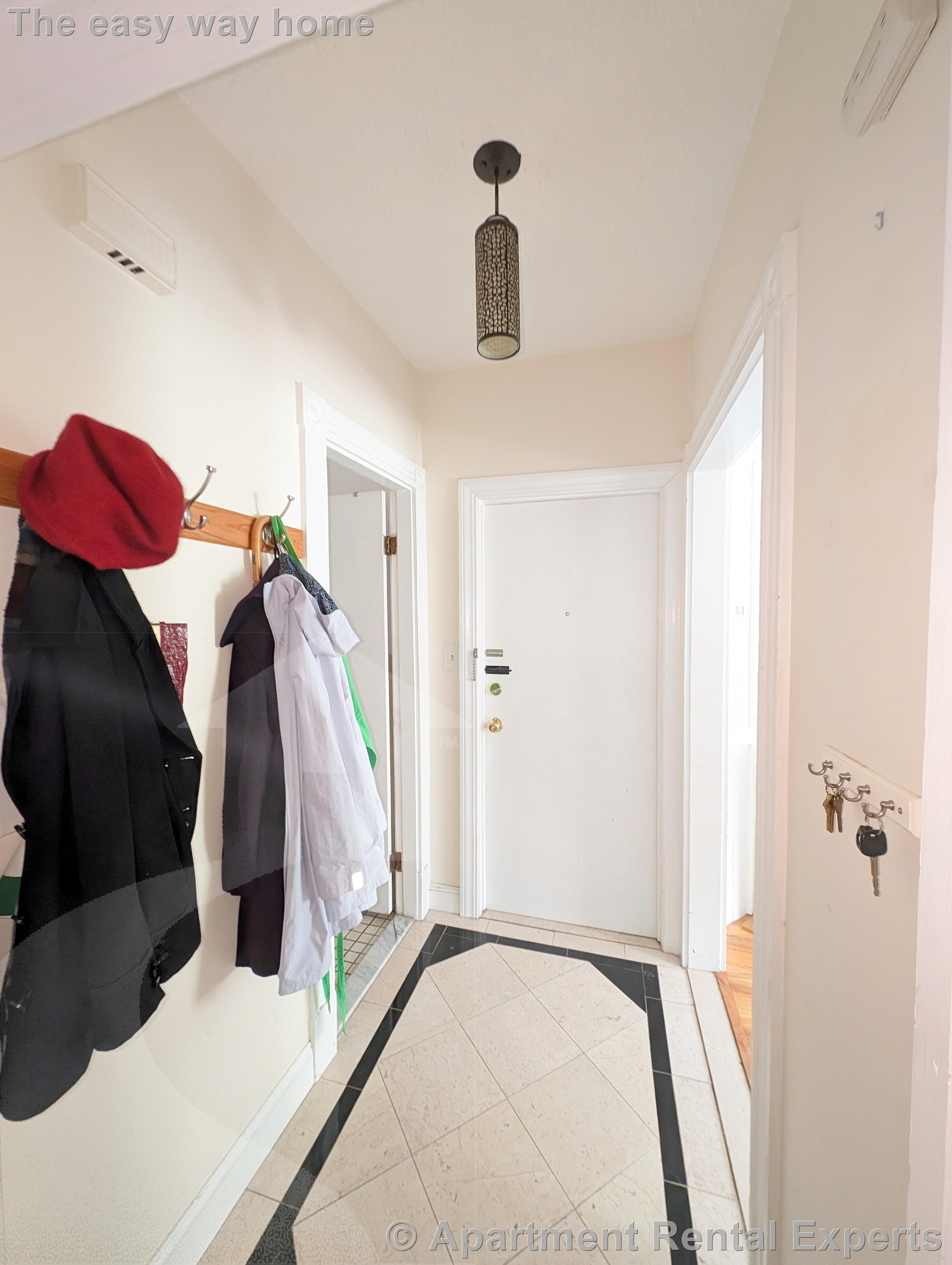 489 Main St, Magoun Square