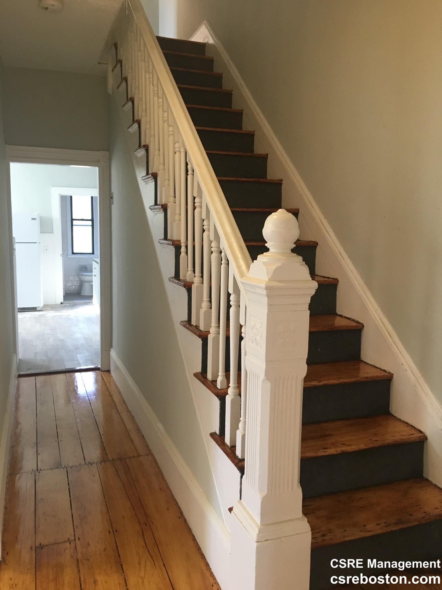 10 Saunders St, Allston