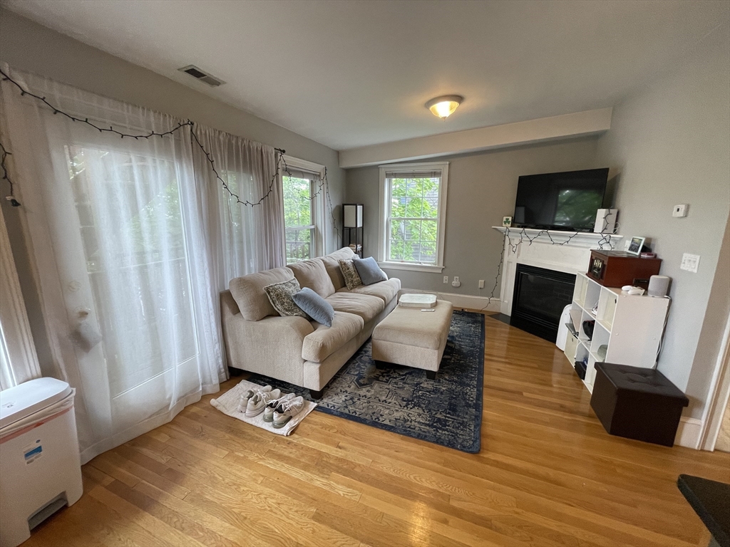 302 W 3rd St, South Boston