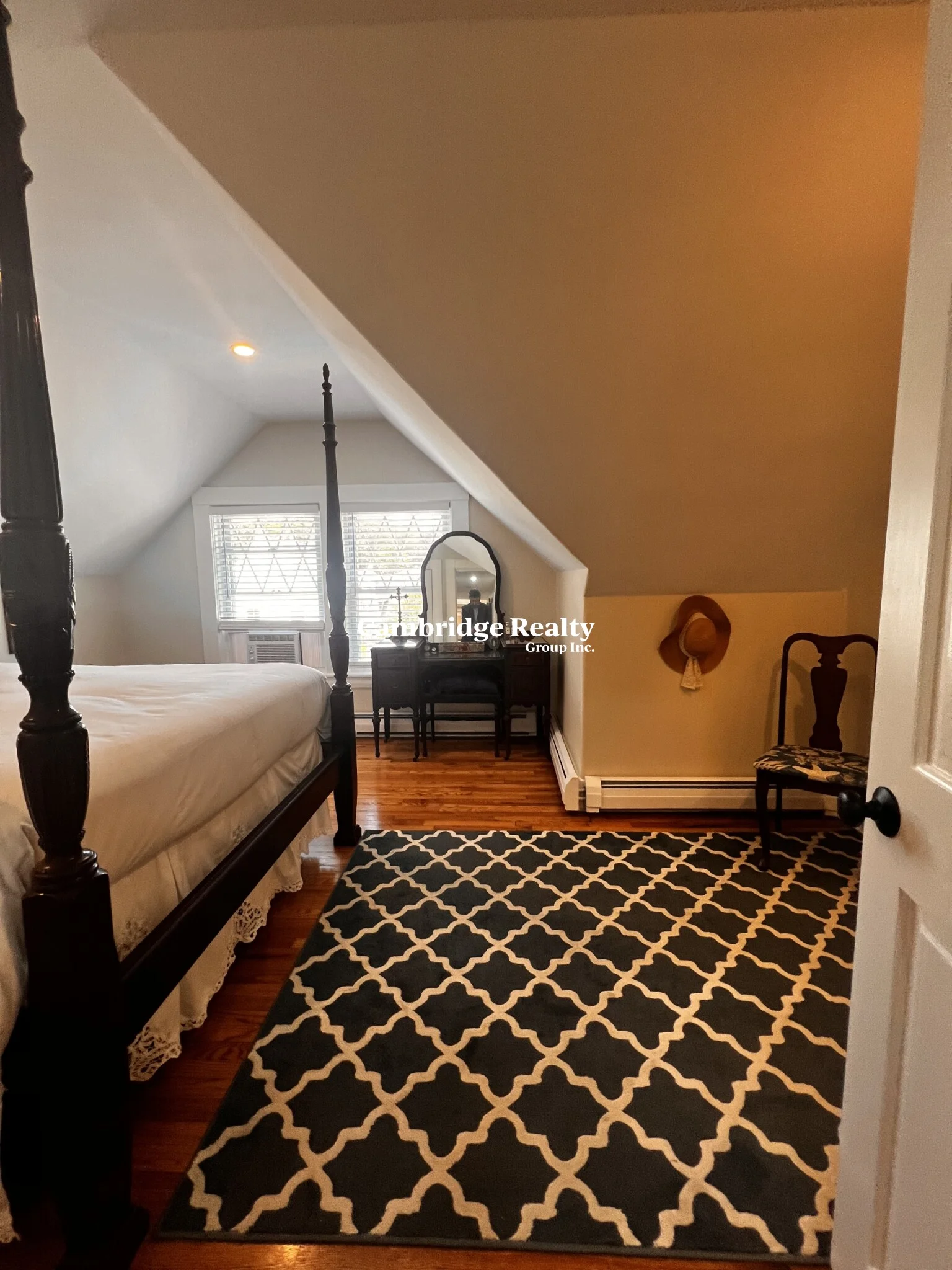 626-628 Washington St, Wellesley