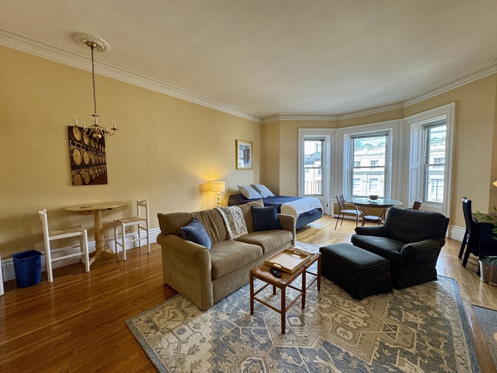 169 Beacon St, Back Bay