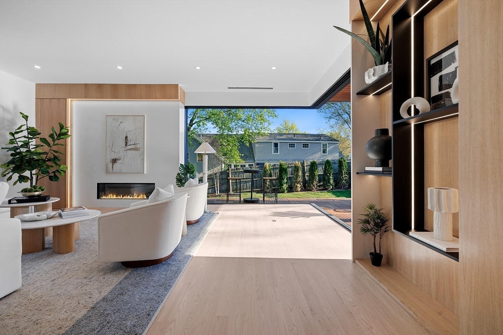 90 Auburndale Ave, Newton