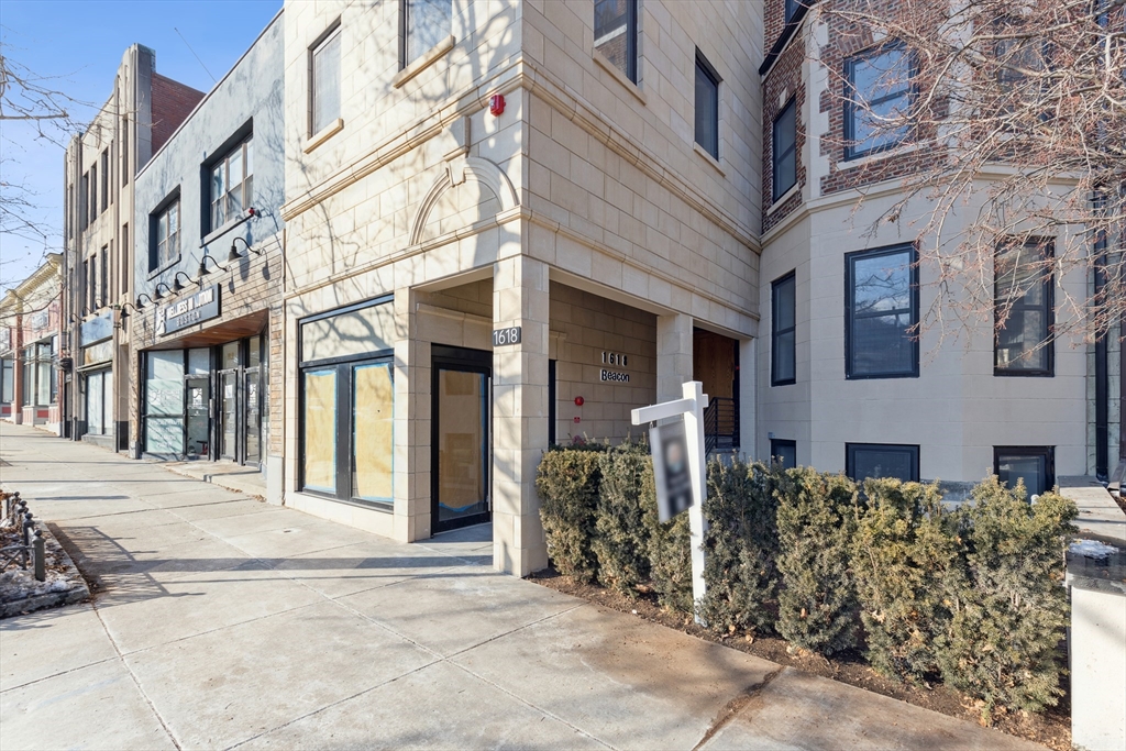 1618 Beacon St, Brookline