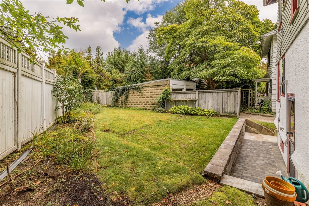 375 Mt Auburn, West Cambridge