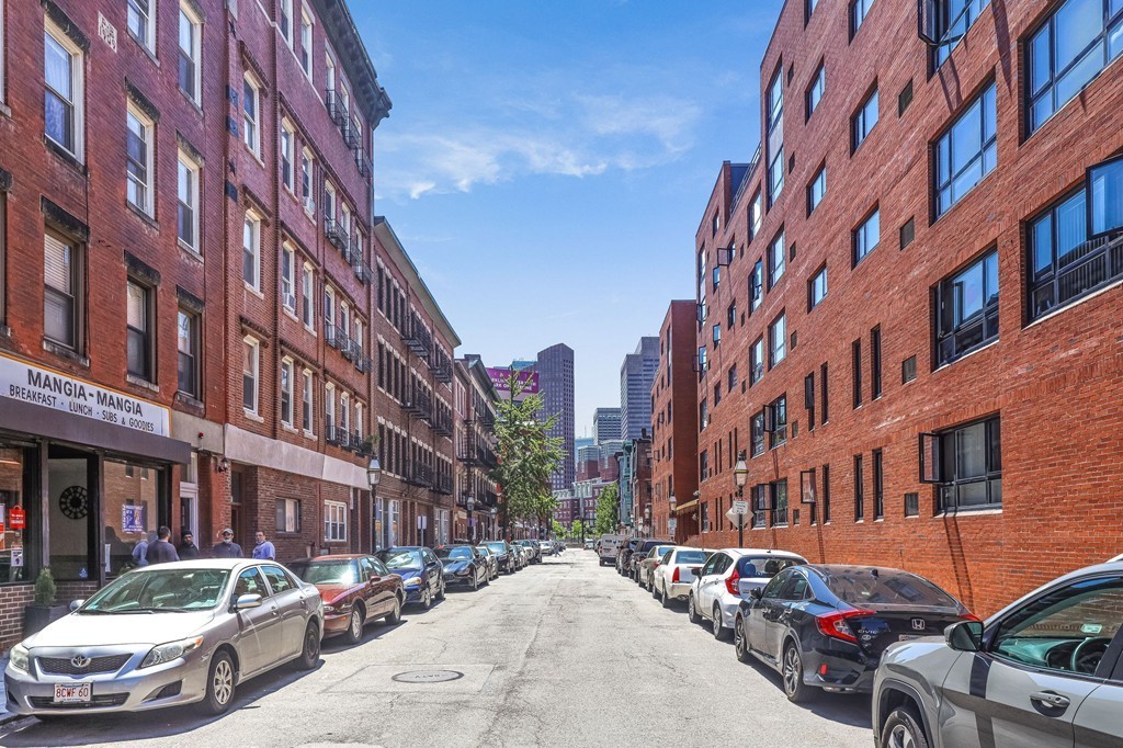 149 Endicott, North End