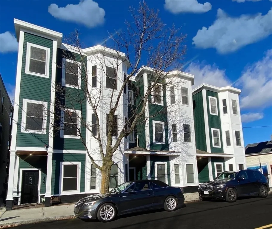 258 Bremen St, East Boston