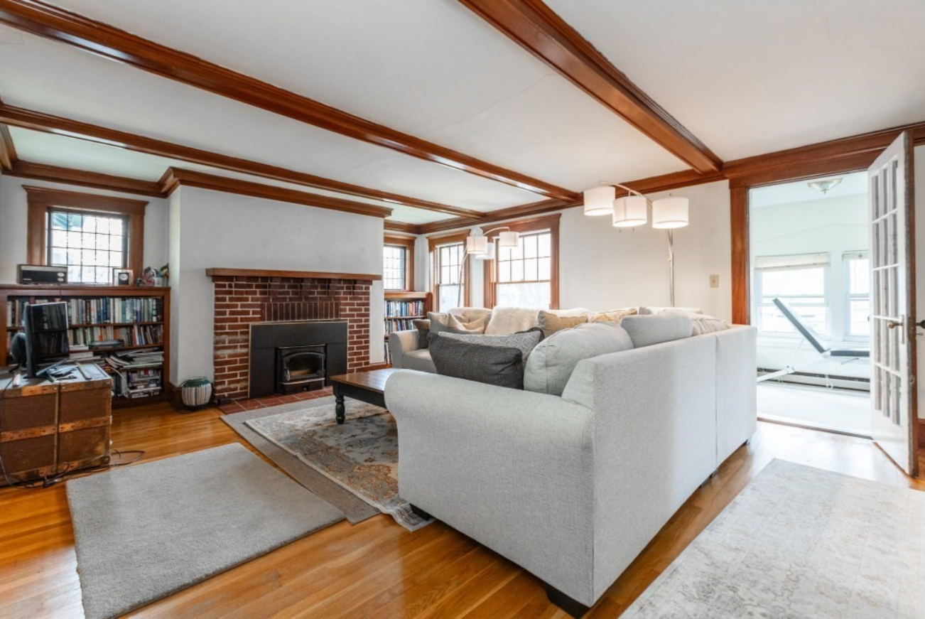 49 Willow St, Belmont