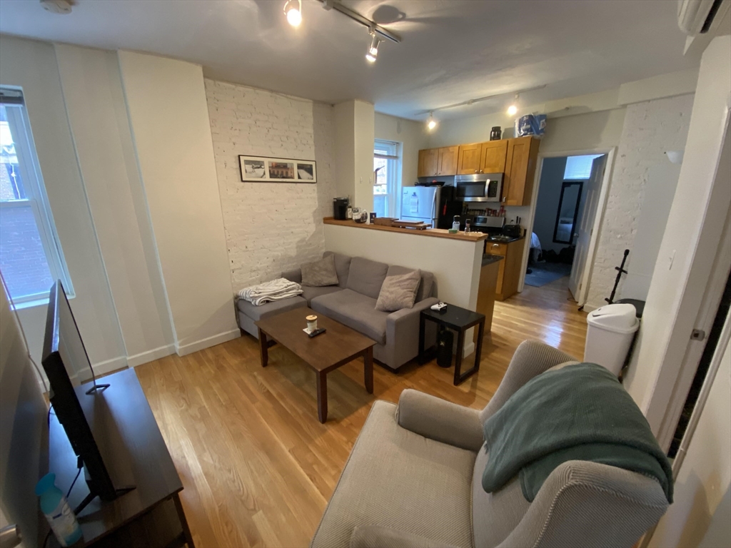 35 N Margin St, North End