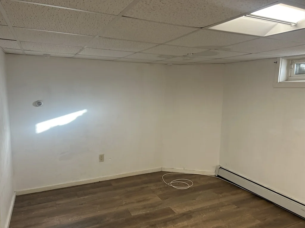 4 Meadowview Ln, Milford