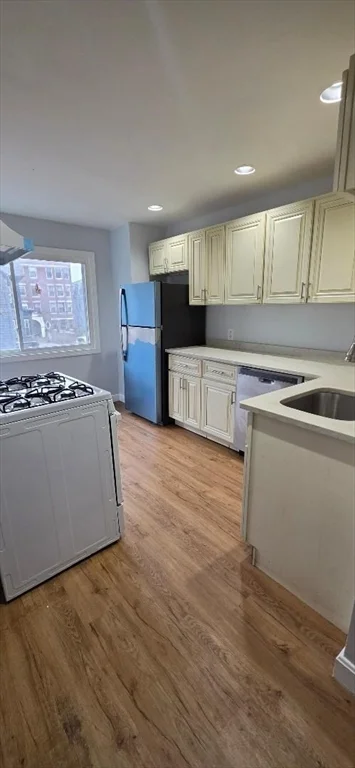 15A Linden St, Allston