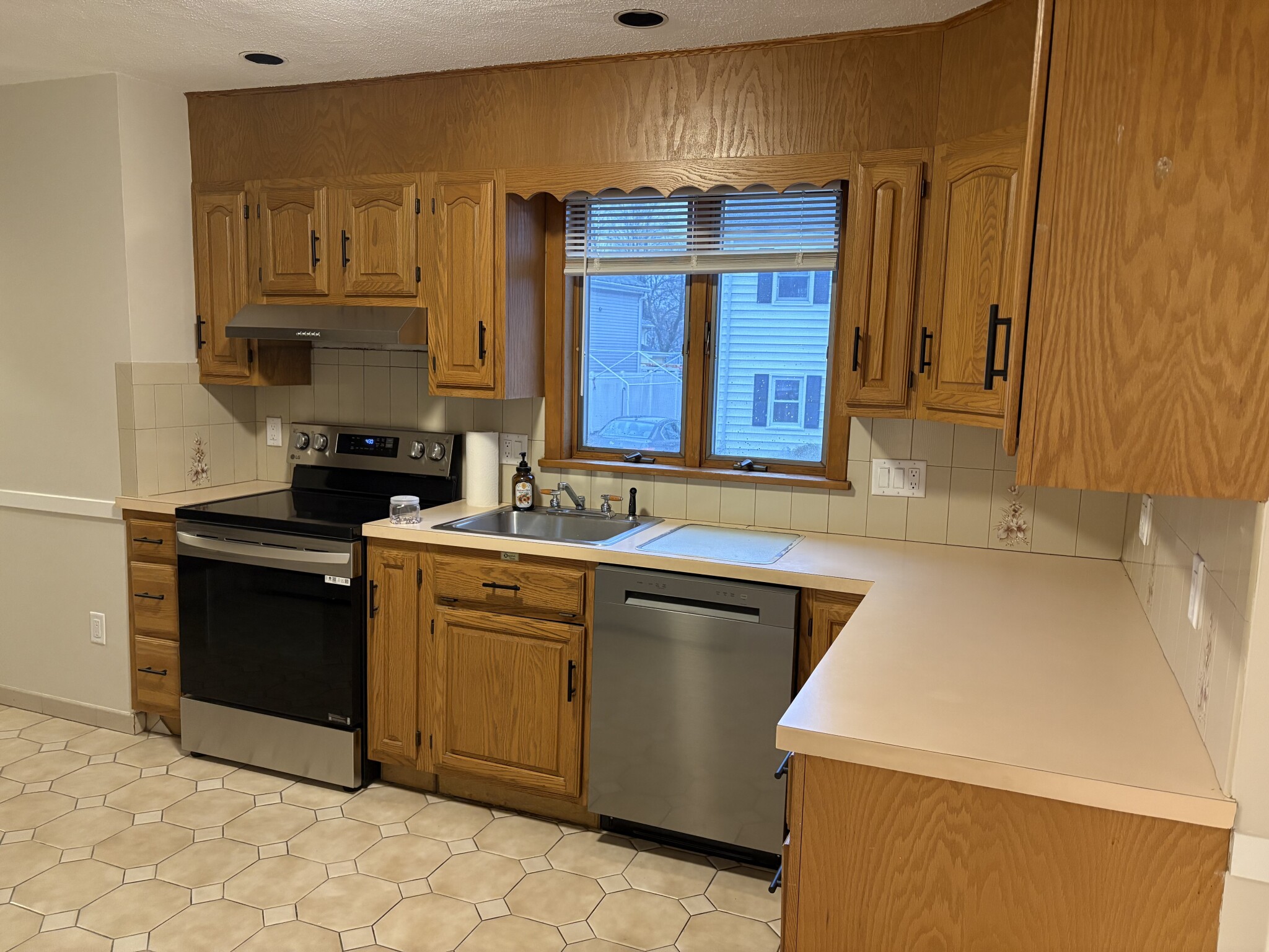 274 Derby St, West Newton