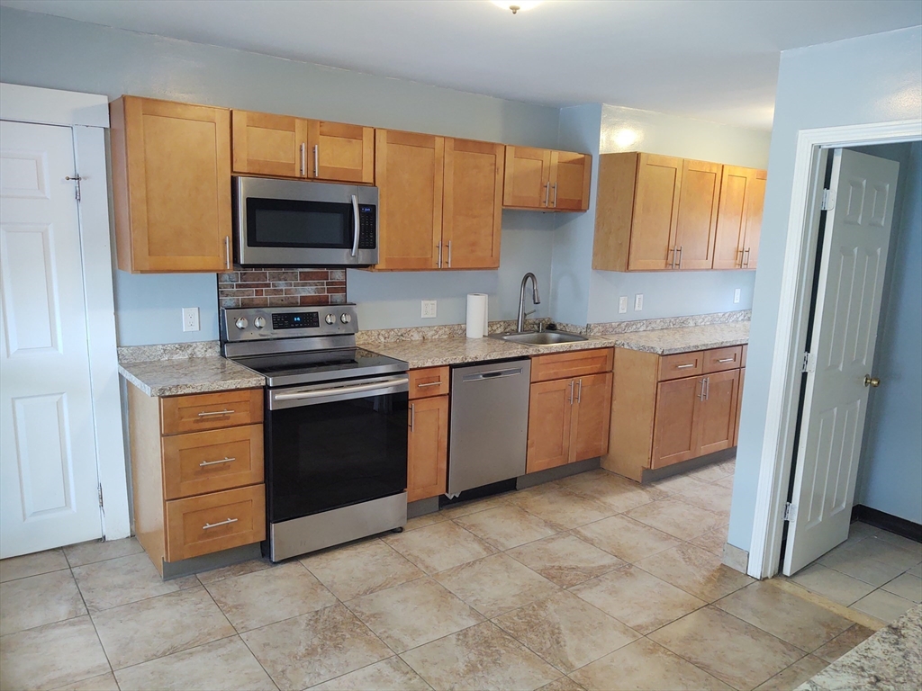 96 Pleasant St, Marlborough