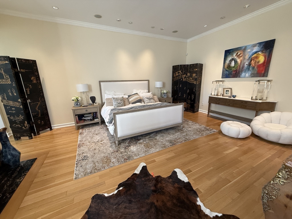 132 Yarmouth Rd, Brookline