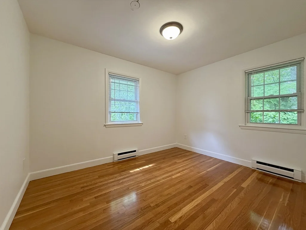 15 Park Ave, Foxboro