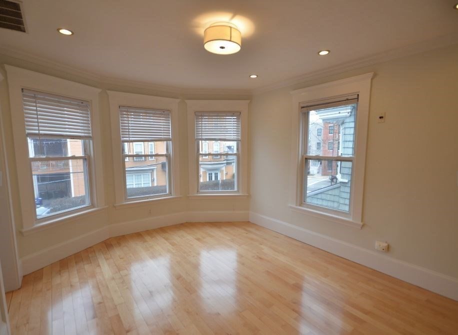 10 Harvest St, Dorchester