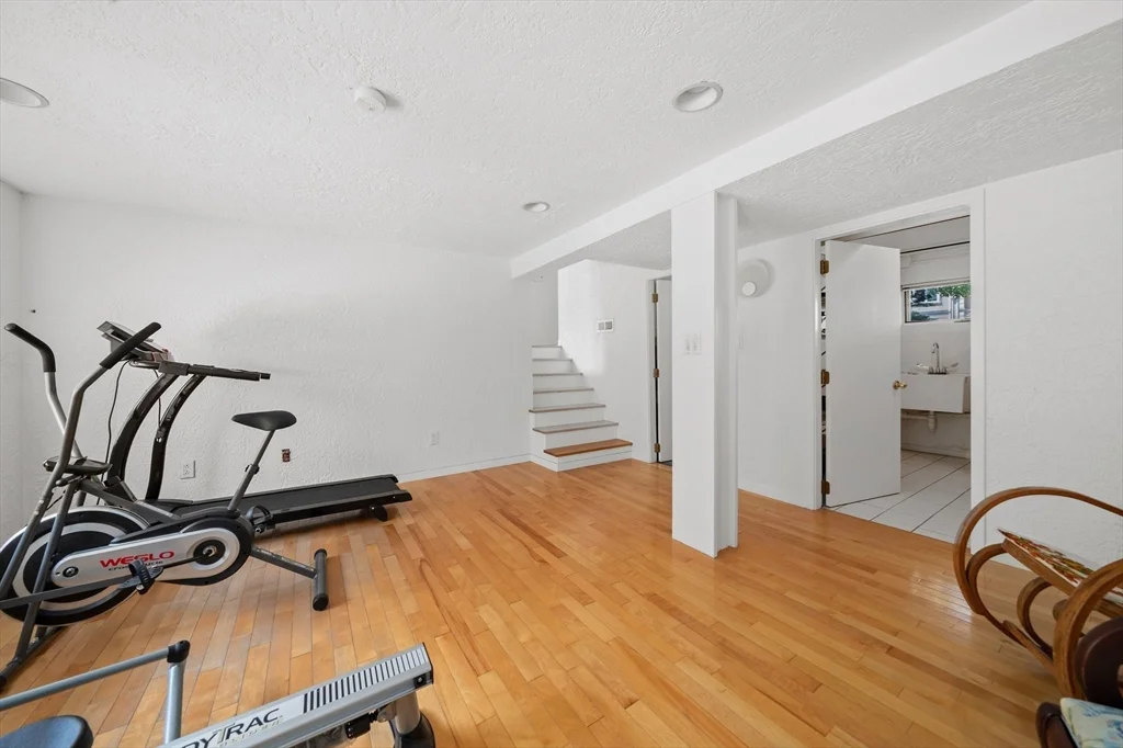 37 Harwich Rd, Newton