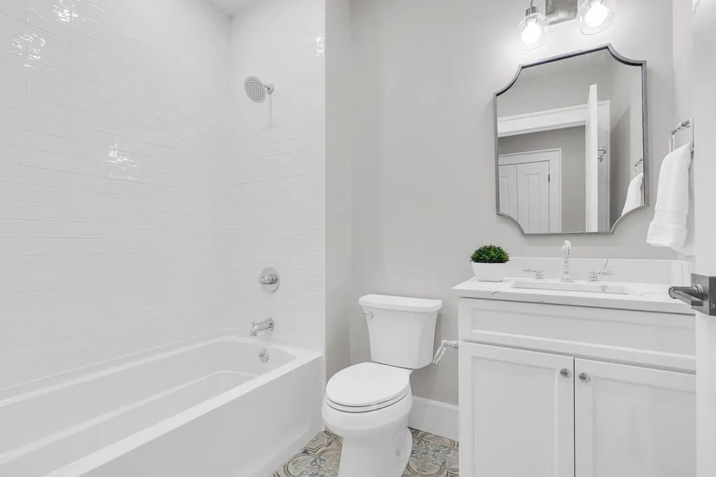 9 Glover Ct, South Boston