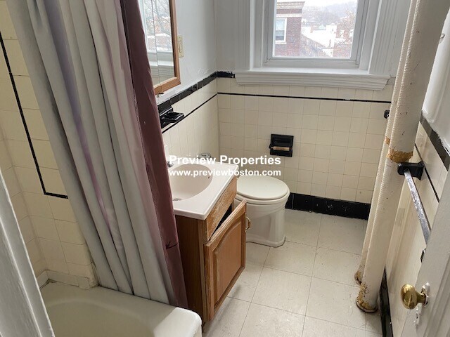 1810 Commonwealth Ave, Brighton