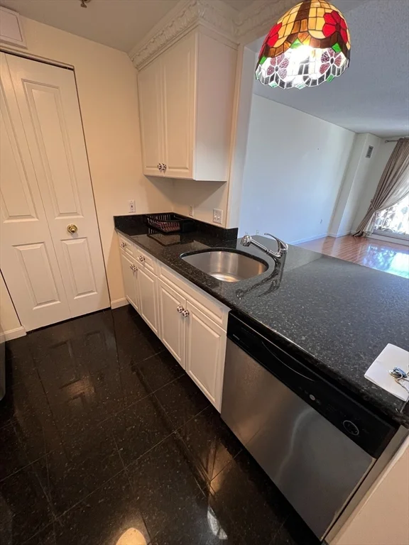 8 Museum Way, East Cambridge