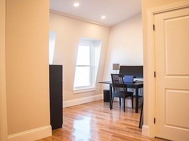 43 Old Harbor St, South Boston