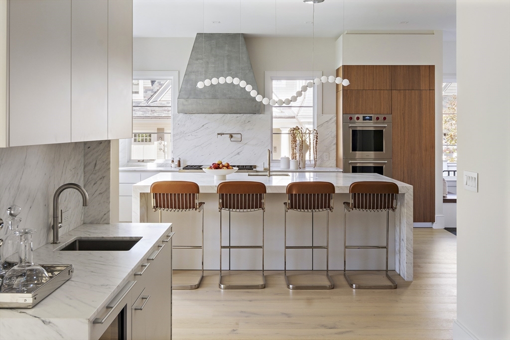 56 Bigelow Rd, West Newton