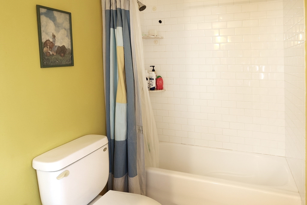 466 Longley Rd, Groton