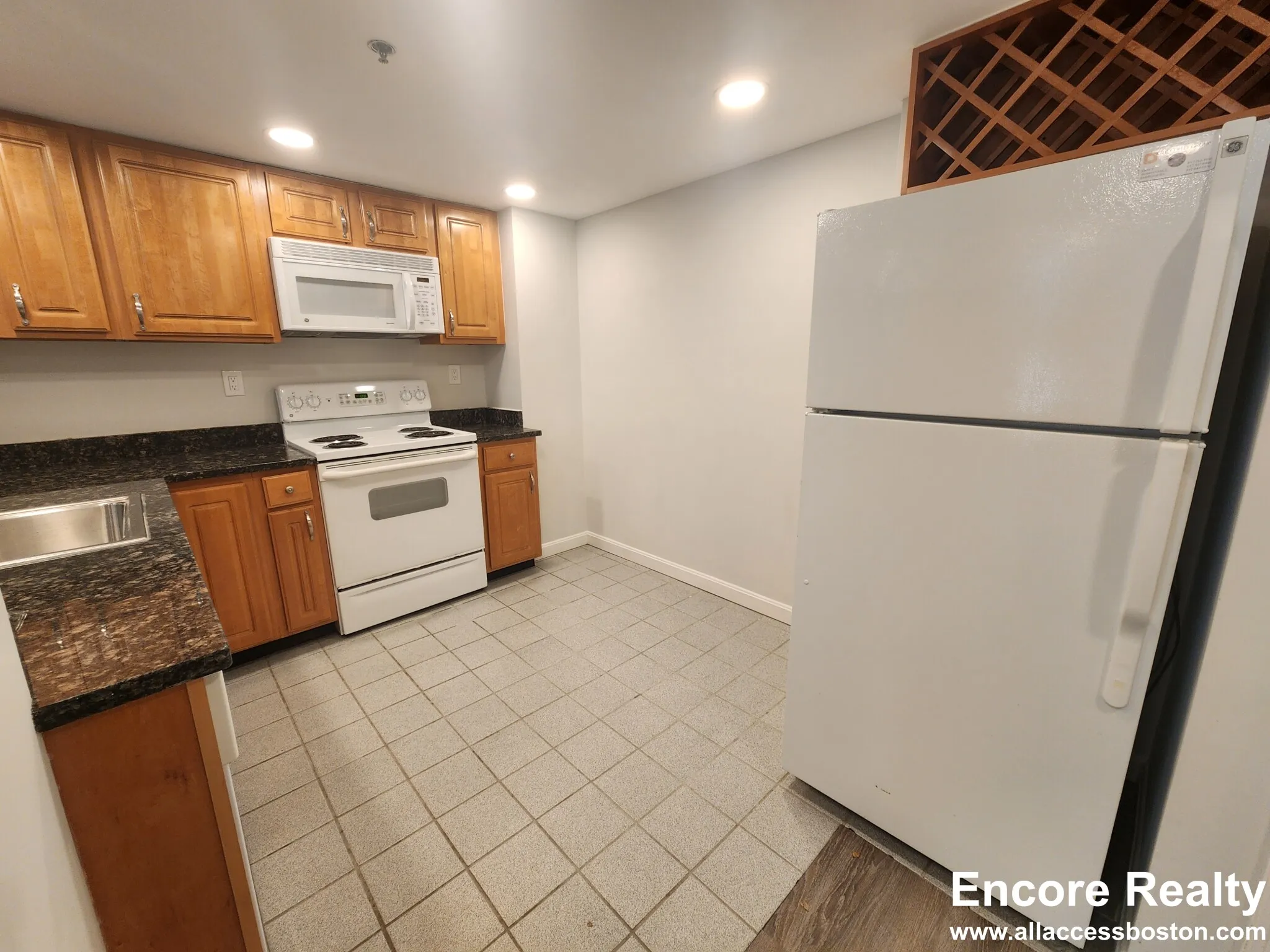 24 Queensberry St, Fenway