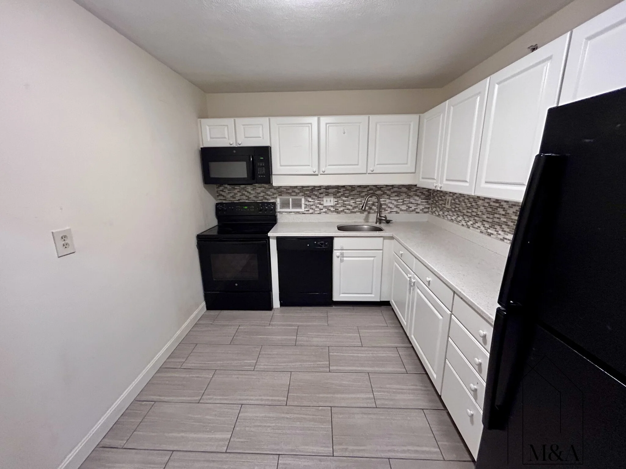 101 Monmouth St, Longwood