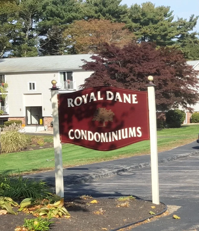 5 Royal Dane Dr, Marshfield