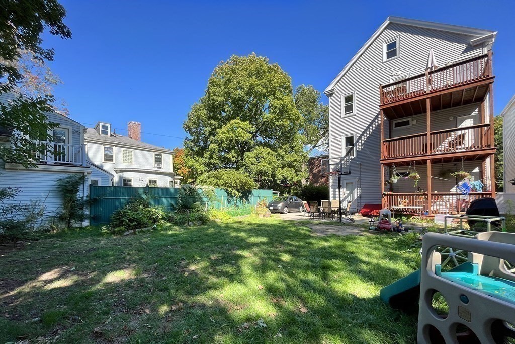 11 Ballard St, Jamaica Plain