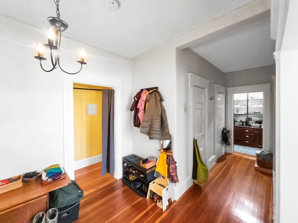 27 Lakeville Rd, Jamaica Plain