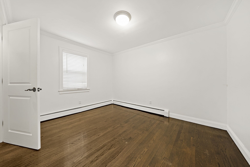 71 Oxford Ave, Strawberry Hill