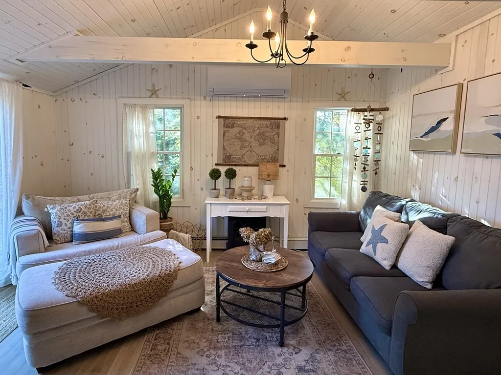 28 Swan Lake Rd, Yarmouth