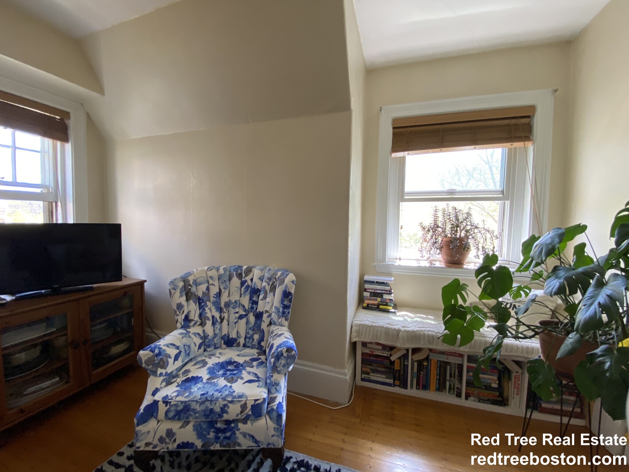 1748 Beacon St, Brookline