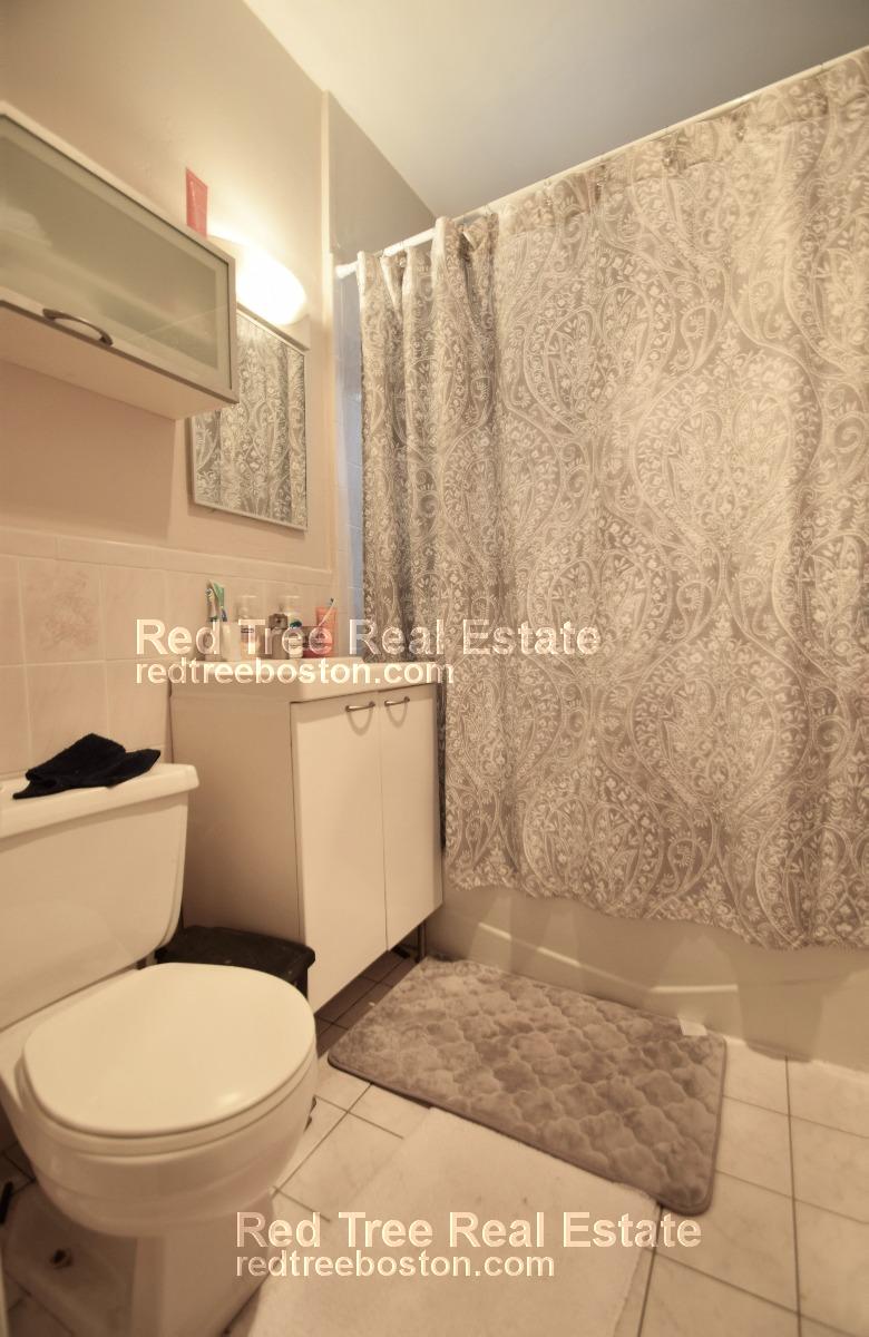 317 Summit Ave, Brighton